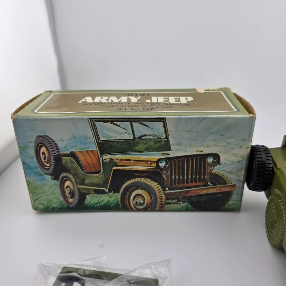 Avon Army Jeep Spicy After‎ Shave Vintage Collectible with Box
